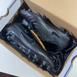 Nike Tiemp Legend 10 Elite FG Soccer Cleats